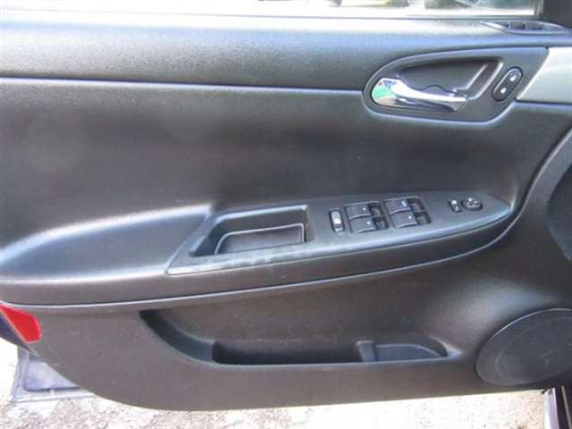 2011 Chevrolet Impala Police 4dr Sedan w/3FL